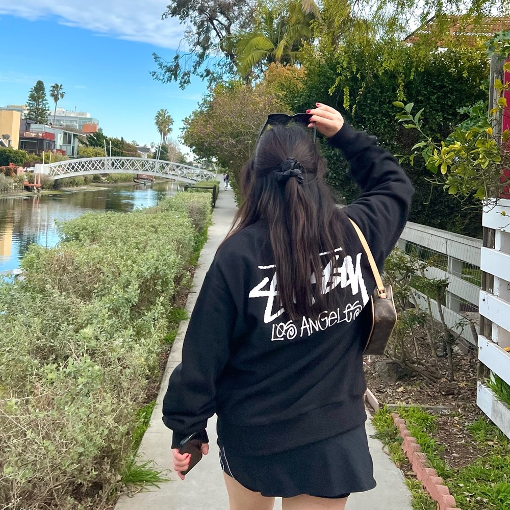STUSSY Los Angeles Black Sweatshirt (size L)